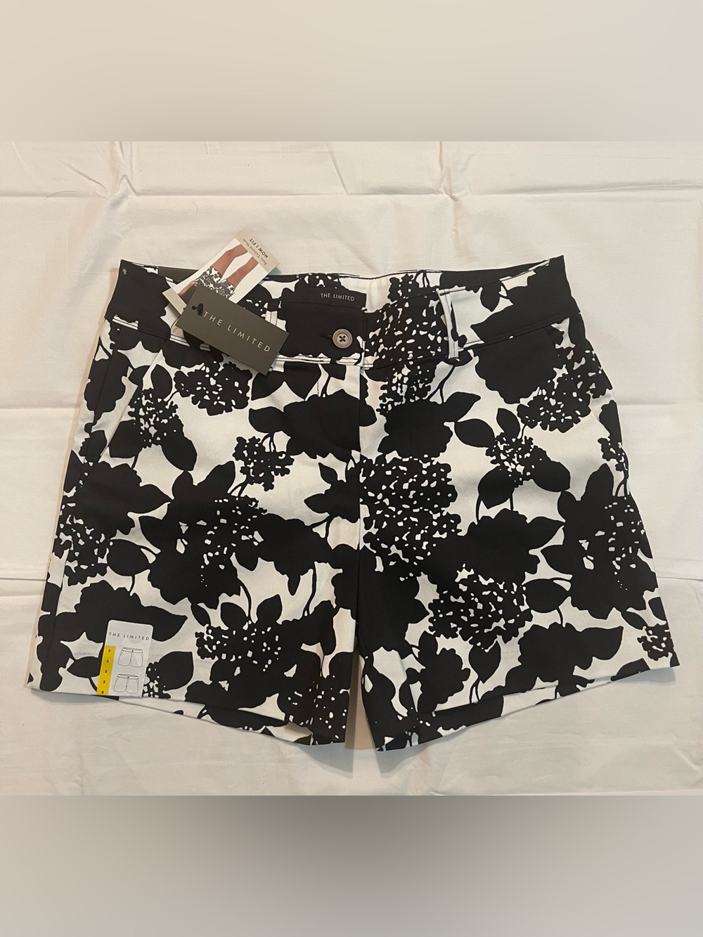 Women's The Limited Shorts Chino Khakis Black Flowers White Casual size 8